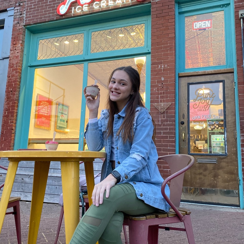 Meet your Posher, Vanessa